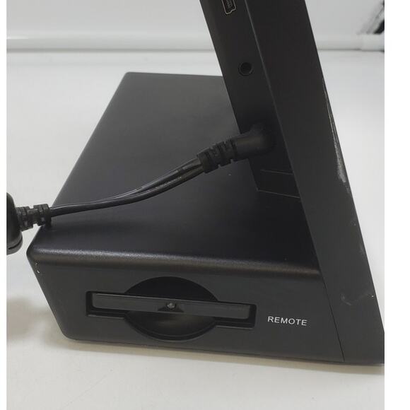 Insignia 8” Digital Picture Frame Model NS-DPF81P 800 x 600 2GB Memory W/Remote - Picture 3 of 10